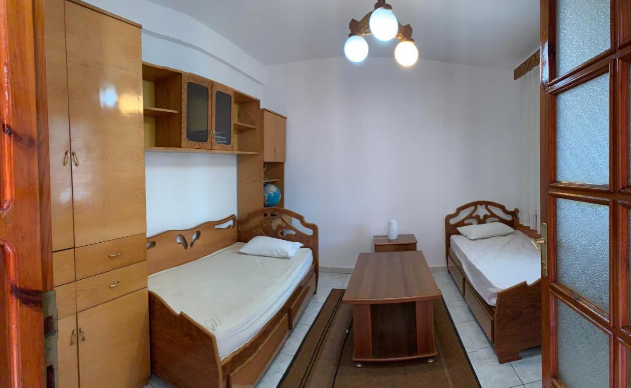 Holiday home Shtepi Me Qera Fier